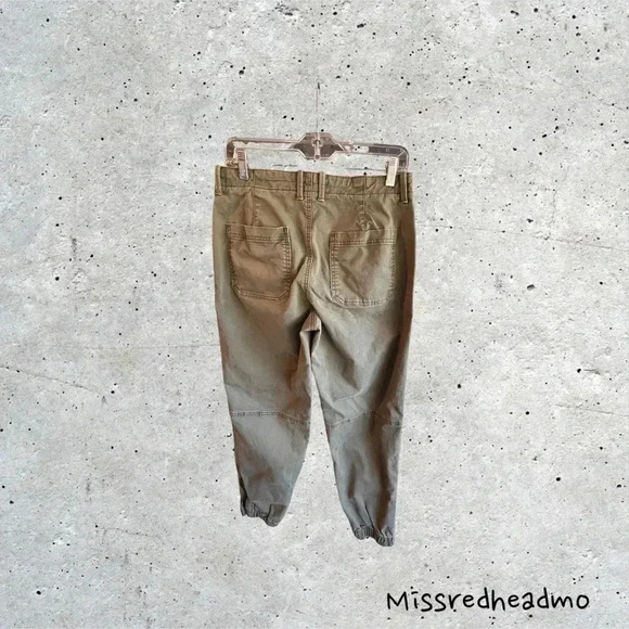 Banana Republic Chinos - Size 8 - Picture 4 of 7